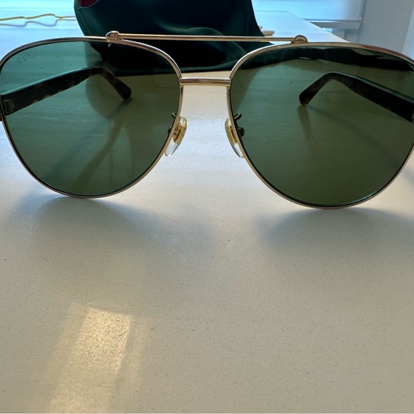 Gucci Aviator Gold Sunglasses - Picture 2 of 7